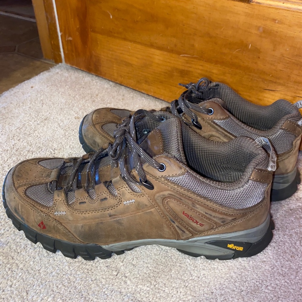 Men’s Vasqu shoes